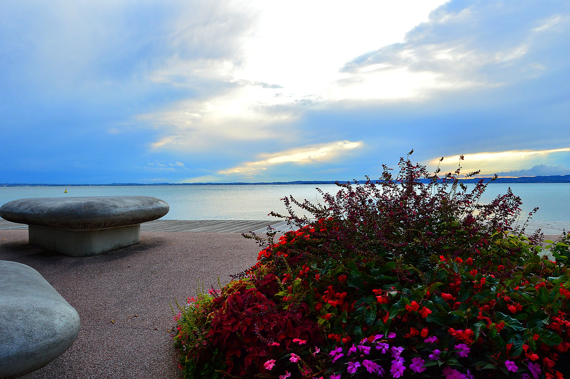 RILASSATI AL LAGO O IN MONTAGNA