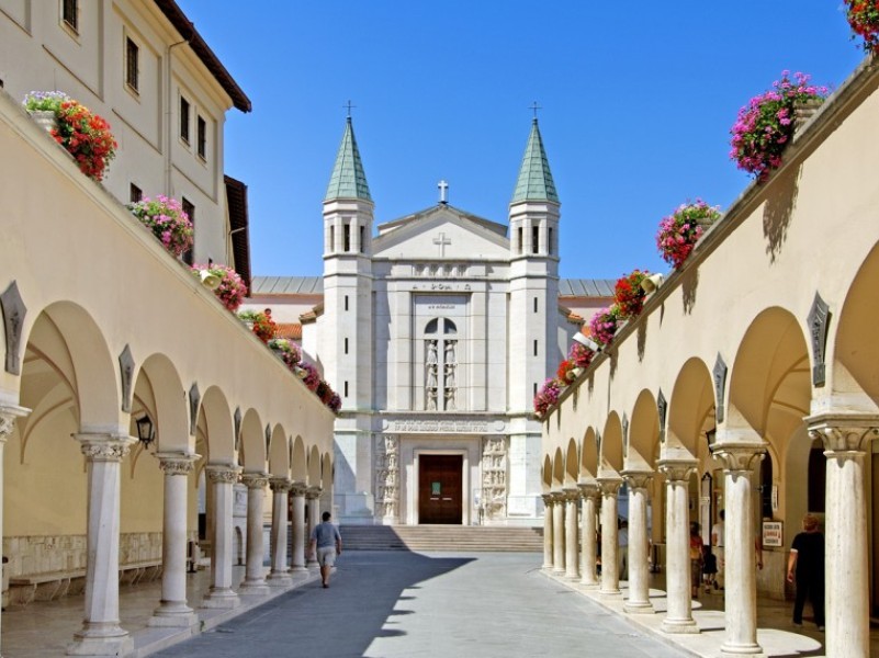 ROCCAPORENA E CASCIA passando per Spoleto